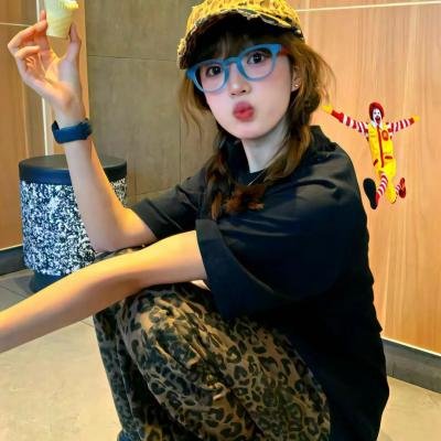 美女与液体人